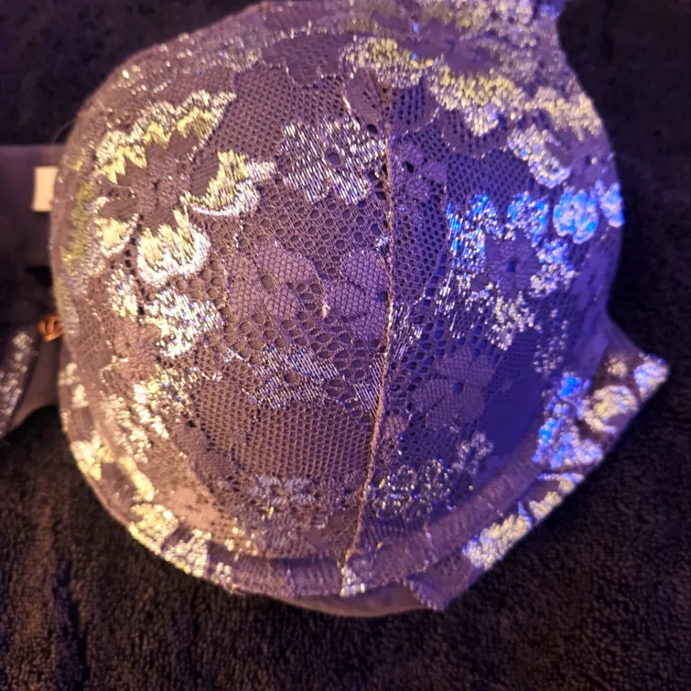 VICTORIA SECRET PADDED BRA- SIZE 34D